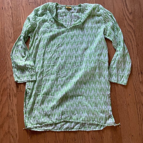 Green and White Patterned Tunic Top Roberta Roller Rabbit - Picture 1 of 6